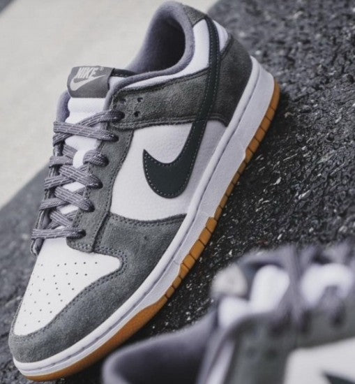 Nike SB Dunk Low Grey Gum