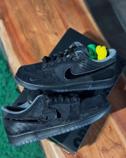 NIKE SB Dunk Low "Duck of the Feather" Black University