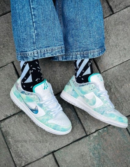 Nike SB Dunk Low "Year of the Dragon – Steam Puppet"