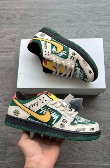 SB Dunk Low Stussy