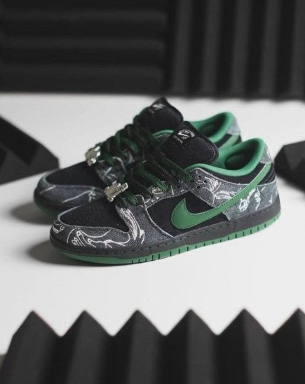Nike SB Dunk Low Pro There Skateboard