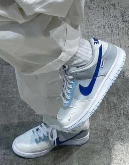 Nike SB Dunk Low Ivory Hyper Royal