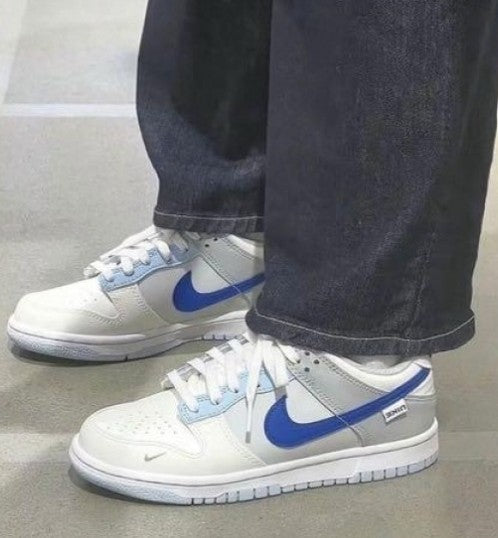 Nike SB Dunk Low Ivory Hyper Royal