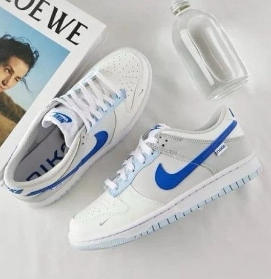 Nike SB Dunk Low Ivory Hyper Royal