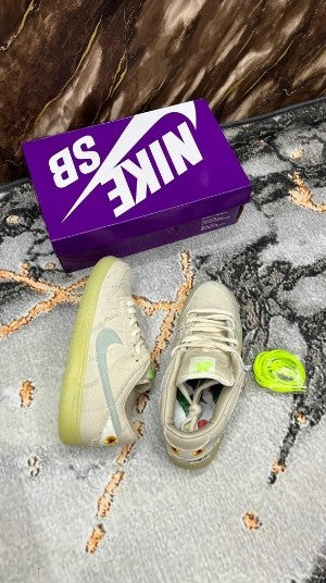 Nike SB Dunk Low "Mummy"