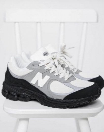 # New_Balance Basement X 2002R
